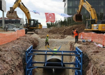 Polatlı ilçesini temiz, sağlıklı ve kesintisiz suya kavuşturacak ihale sonrası ilk kazma vuruldu.