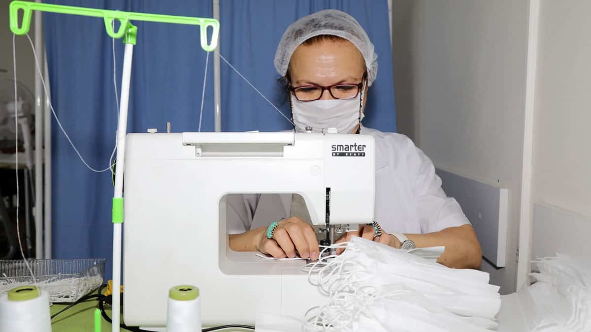 Çankaya Belediyesi, pandemi sürecinde 1 milyon 800 bin adet maske dağıttı.