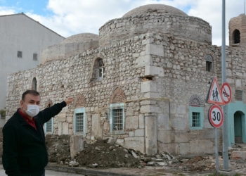 500 yıllık cami duvarında Roma dönemine ait taşlar