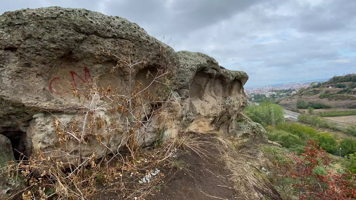 M. Ö. 60 binli yıllara kadar uzanan samsun'daki arkeolojik sit alanı tekkeköy mağaraları, harabeye döndü.