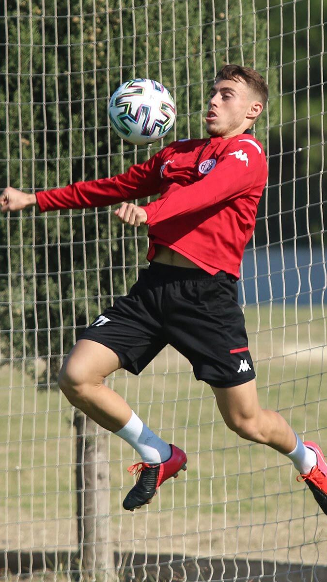 Fraport TAV Antalyaspor, Süper Lig'in 7'nci haftasının kapanış maçında sahasında konuk edeceği Fenerbahçe ile toplamda 56, Süper Lig'de 49'uncu kez karşı karşıya gelecek.