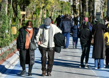 Ankara'da kış güneşinin yüzünü gösterdiği şu günlerde Başkentliler aileleriyle birlikte Çubuk-1 Barajı'na akın ederek, hafta sonunun keyfini çıkardı.