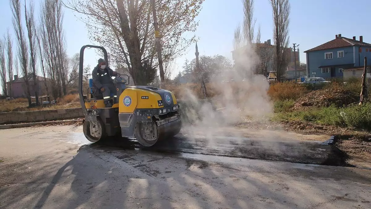 Deforme olmuş yollarda sıcak asfalt çalışması