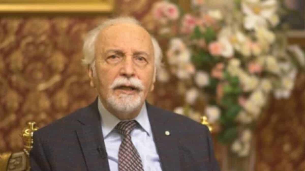 Devrim Parscan uzun yıllar şehir tiyatrolarında rol almış, çok sayıda sinema filmi ve televiyon dizisinde oynamıştı.