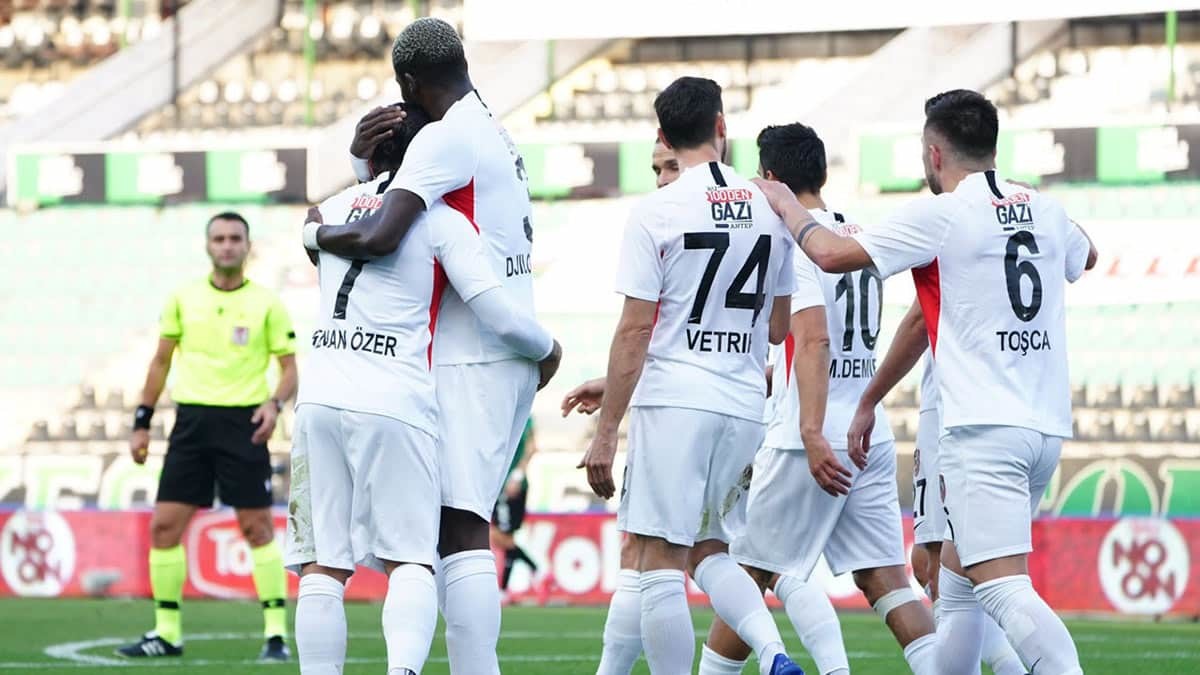 Yukatel Denizlispor'da kötü gidiş engellenemiyor