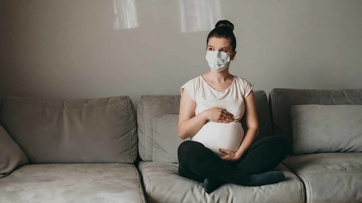 Koronavirüsün anneden bebeğe geçme ihtimali var