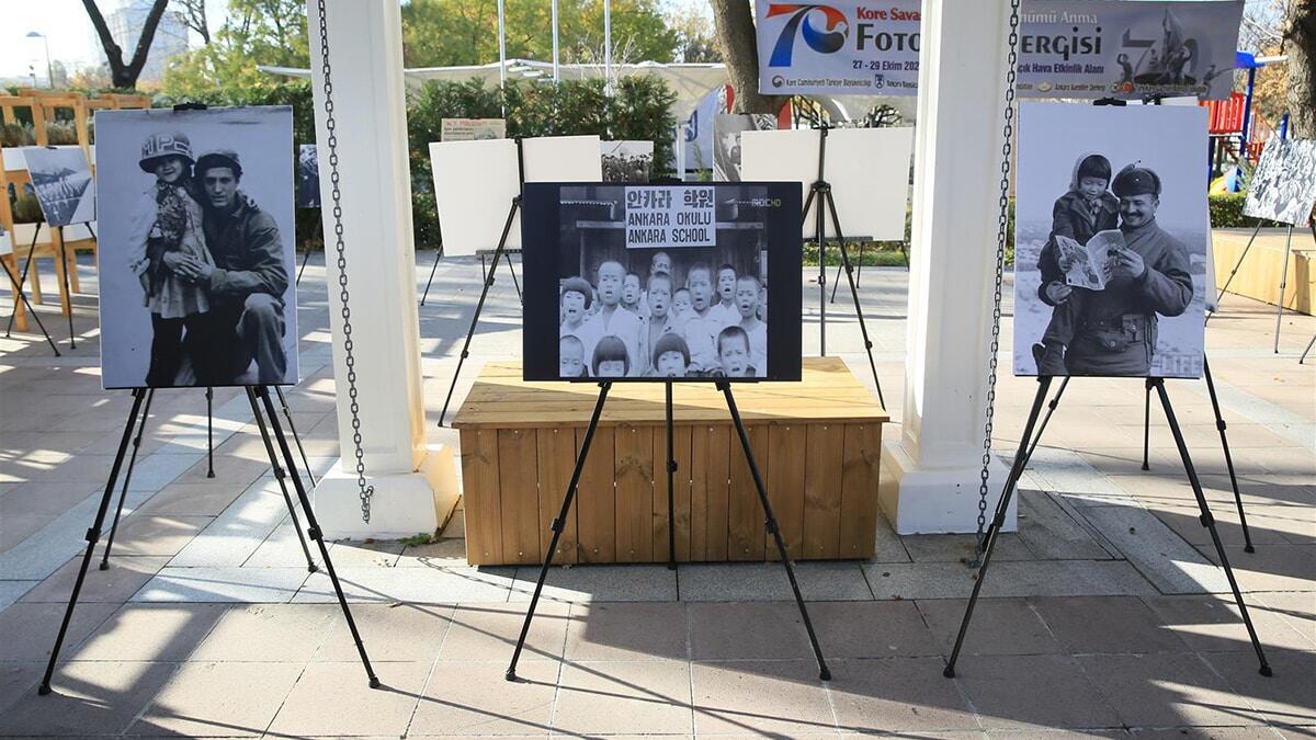 Ankara Koreliler Derneği, Ankara Büyükşehir Belediyesi iş birliğiyle “Kore Savaşının 70. Yıl Dönümü Anma Fotoğraf Sergisi” düzenledi.