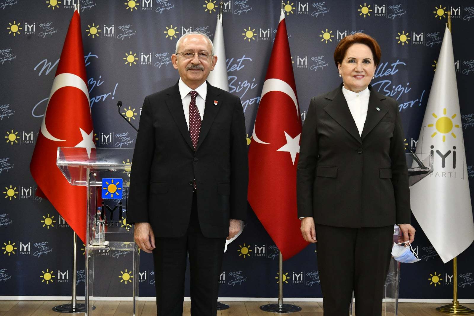 CHP Genel Başkanı Kemal Kılıçdaroğlu ve İYİ Parti Genel Başkanı Meral Akşener, görüşmenin ardından ortak basın toplantısı düzenledi.