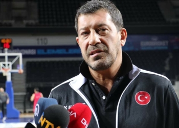 A Milli Basketbol Takımı'nda başantrenör Ufuk Sarıca ile yollar ayrıldı.