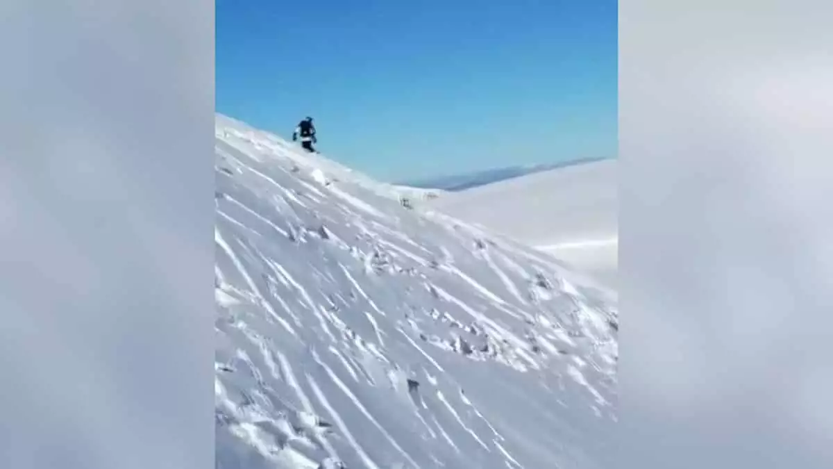 2 kayakçı çığ felaketiyle karşı karşıya kaldı