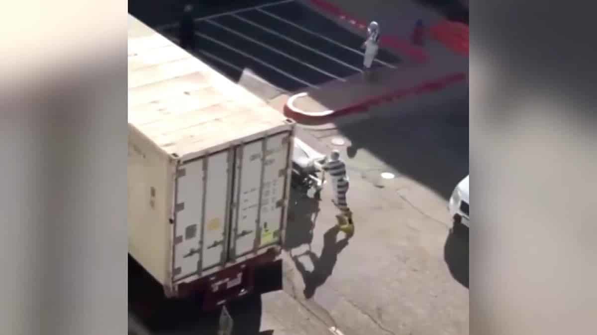 Mahkumlar saati 2 dolara ölenleri morga taşıyor