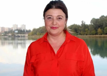Çukurova Üniversitesi Tıp Fakültesi Adli Tıp Ana Bilim Dalı Öğretim Üyesi Doç. Dr. Nebile Dağlıoğlu, özellikle evde kullanılan ve çöpe atılan ilaçların yağmur sularıyla birleşerek, içme sularına karıştığını söyledi.