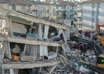 Serhat Yılmaz, Okullarda Afet Eğitimi adıyla zorunlu ders konmalıdır, bu vatandaşta afet bilinci oluşturması açısından hayati öneme sahip" dedi.