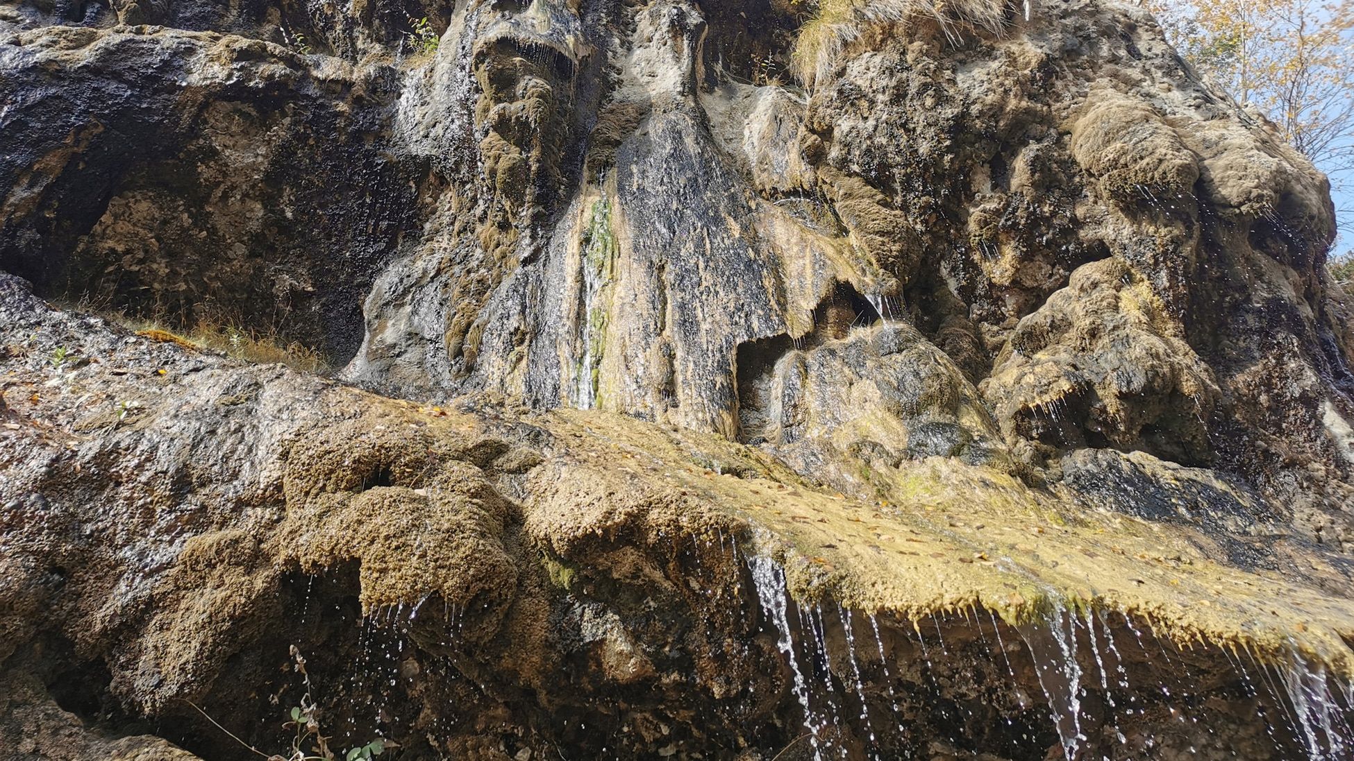 Ağlayan Kayalar eşsiz güzelliği ile hayran bırakıyor