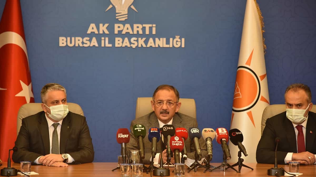 AK Parti'de adaylık işleri istişare ile olur. Bizler bir araya geliriz ve herkes ne düşünüyorsa onu söyler. Bu işlerde sıfat önemli değil. Biz dava partisiyiz