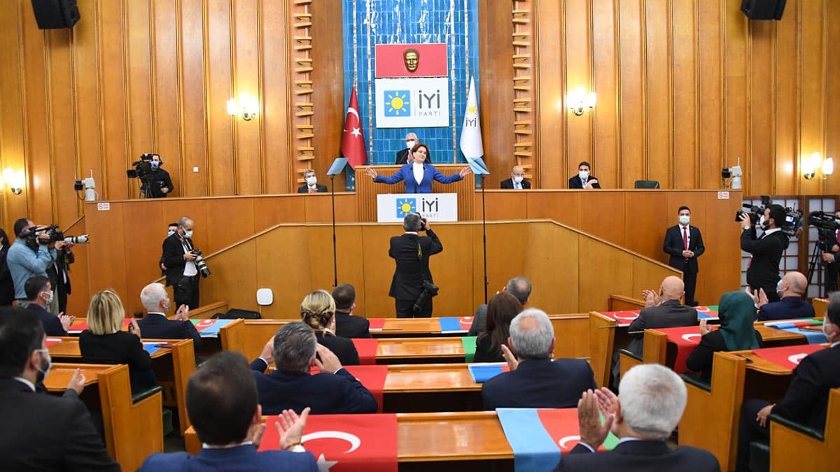 Donald Trump dönemi hiç de iyi bir dönem olmadı. Biden farklı mı olacak, onu zaman gösterecek. Artık yeni bir döneme girdik