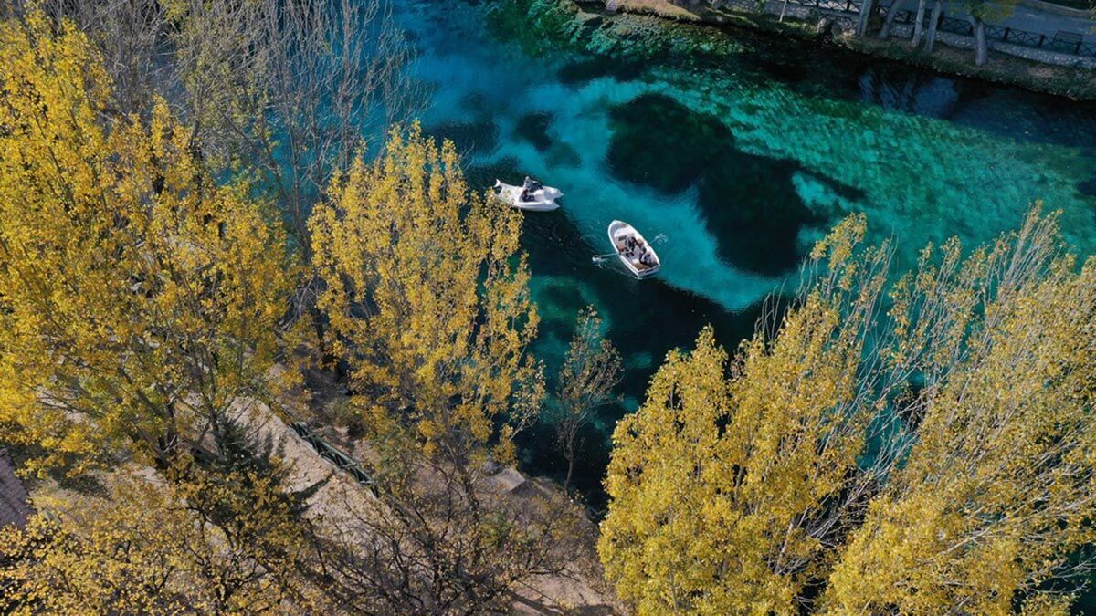 Doğal akvaryumu andıran görüntüsü hayran bırakıyor