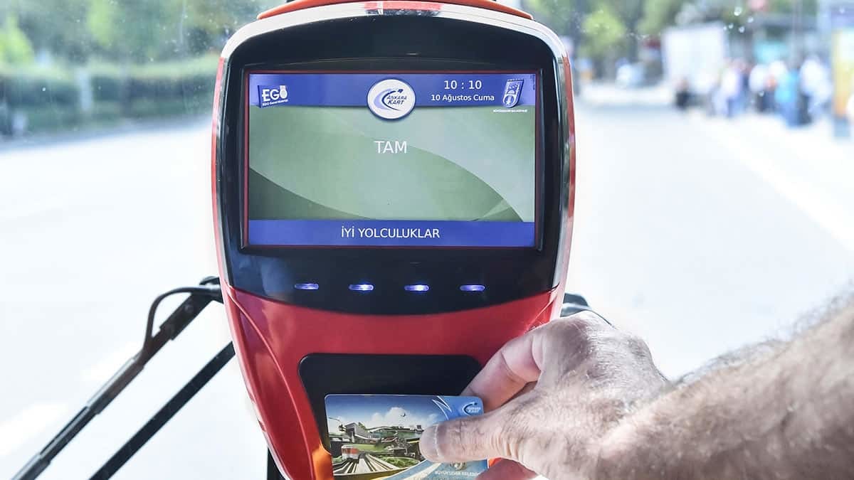 Ankara’nın çevre ilçelerine ulaşım hizmeti veren Özel Toplu Taşıma Araçlarında (ÖTA) ANKARAKART sistemi yaygınlaşıyor.