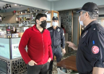 Ataşehir Devriye Ekipler Amirliği'nce, koronavirüs tedbirleri kapsamında, kafe restoran ve kahvelerde denetimler gerçekleştirildi.