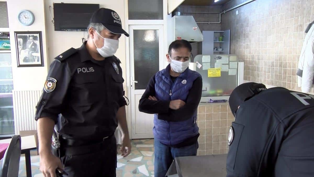 Ataşehir Devriye Ekipler Amirliği'nce, koronavirüs tedbirleri kapsamında, kafe restoran ve kahvelerde denetimler gerçekleştirildi.