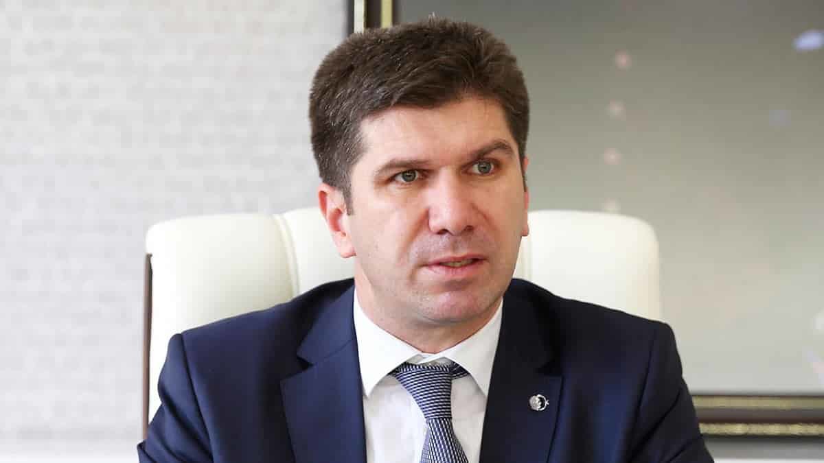 AÜ Hastanesi doktorları, 2 belediye başkanının tedavisine yoğun ilgi gösteriyor.