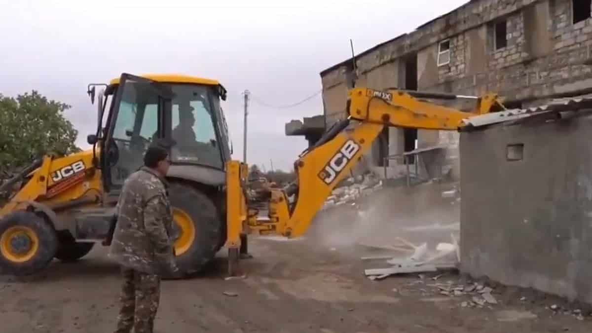 Azerbaycan ordusu 27 yıl sonra Ağdam'da