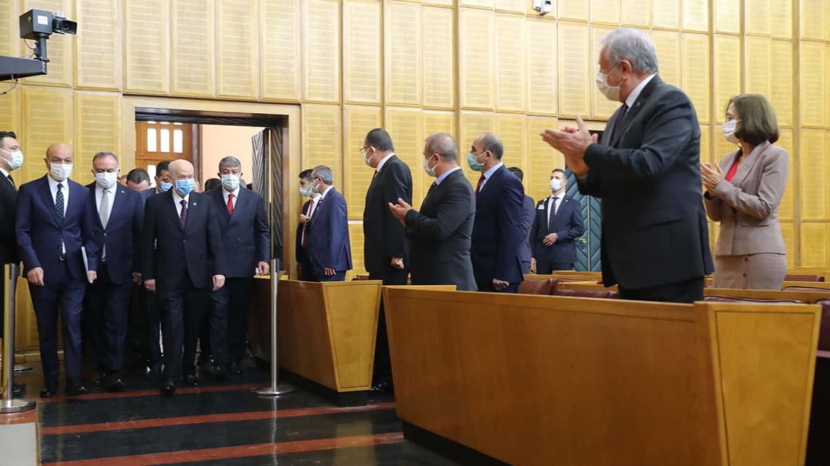 Bahçeli: Türkiye'yi bölünmeye götürecek bir anayasanın varlığı kâbus dolu bir hayaldir