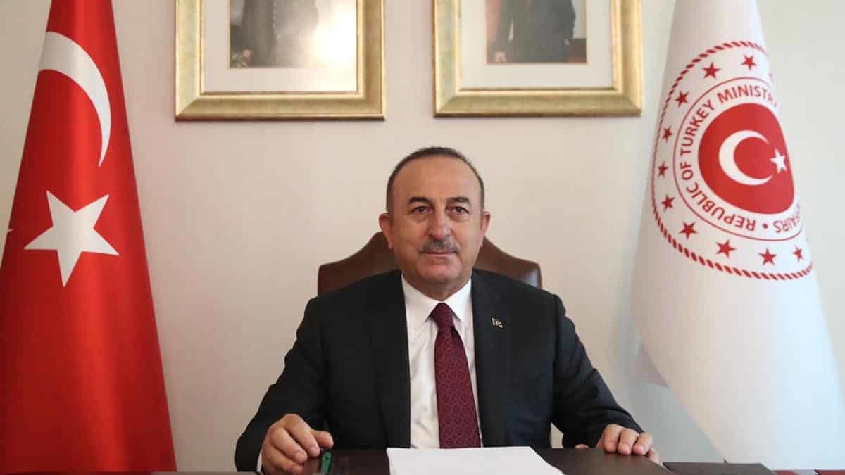 Terörün her çeşidini kınıyoruz ve herkesten aynı yaklaşımı bekliyoruz