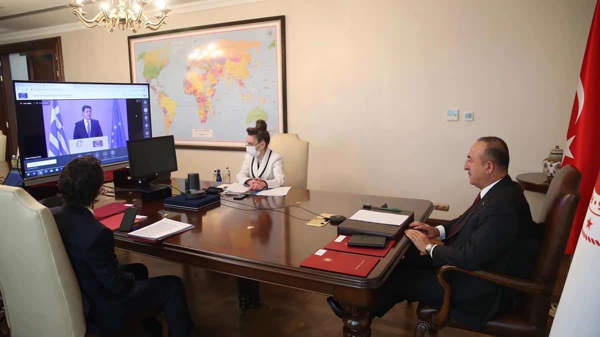 Terörün her çeşidini kınıyoruz ve herkesten aynı yaklaşımı bekliyoruz