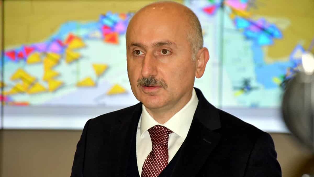 Tarihi dönemeçten geçiyoruz