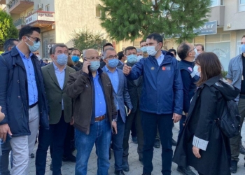 Ekiplerimiz, bakanlıklarımız, vatandaşımızın yaralarını sarmak için canla başla çalışıyorlar. Her alanda depremzede vatandaşlarımızın yanındayız