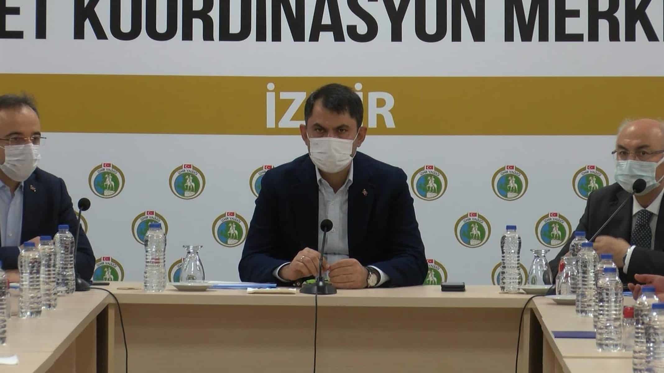 Kurum, İzmir’de yıkıma neden olan depremde arama kurtarma çalışmalarının tamamlanmasının ardından açıklama yaptı. Bakan Kurum, "Acımız çok büyük. İnşallah el birliğiyle İzmirli kardeşlerimizin yarasını saracağız.