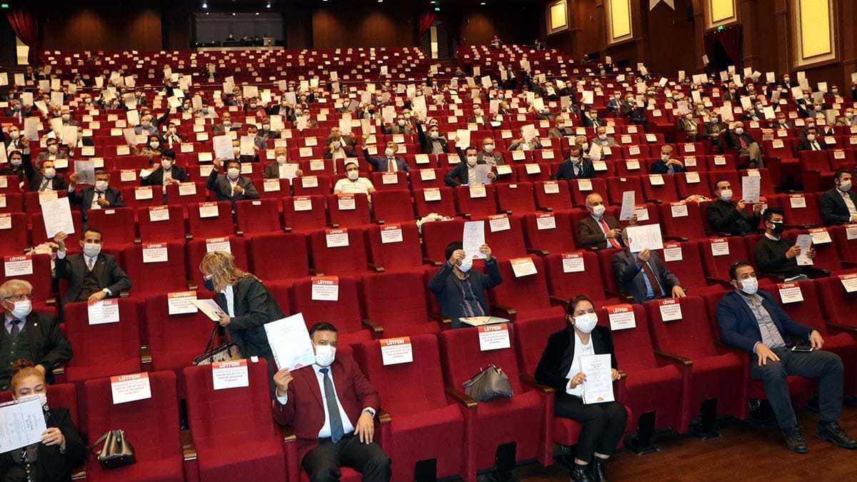 Gaziantep'te, 'Okulum Temiz Projesi' sertifika töreni Akkent Kongre merkezinde gerçekleştirildi. Milli Eğitim Bakanı Ziya Selçuk ile Sanayi ve Teknoloji Bakanı Mustafa Varank'ın telekonferans yöntemiyle katıldığı törene Gaziantep Valisi Davut Gül, İl Milli Eğitim Müdürü Yasin Tepe, okul müdürleri ve öğretmenler de yer aldı.