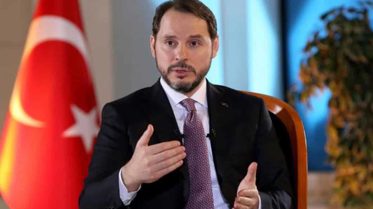 İletişim Başkanlığı: Cumhurbaşkanımız tarafından yapılan değerlendirme sonucunda Hazine ve Maliye Bakanı Berat Albayrak'ın istifası kabul edilmiştir.