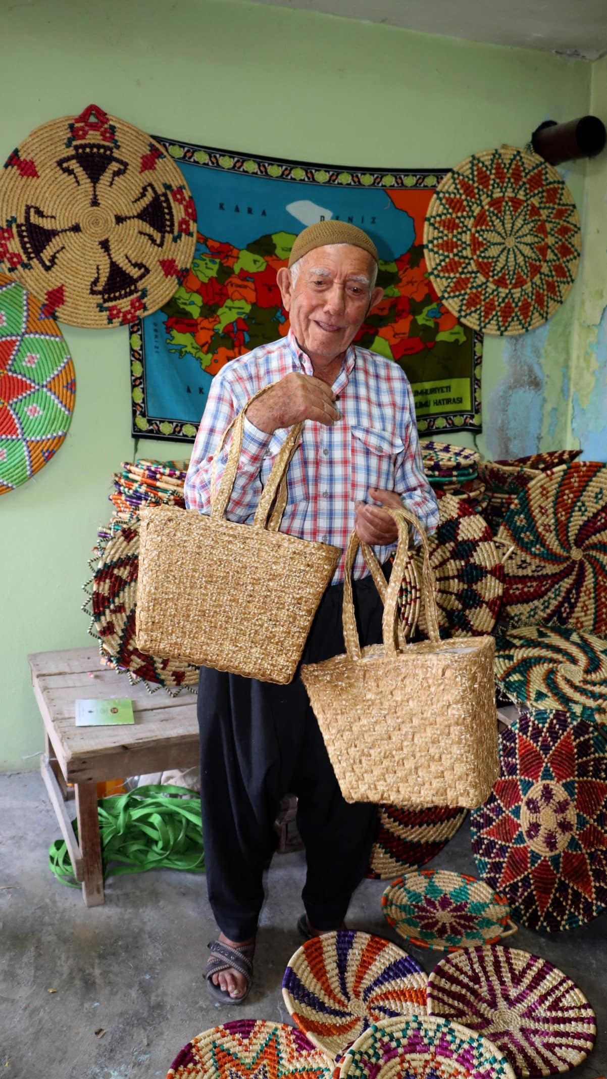 61 yıldır buğday sapını sanata dönüştürüyorlar