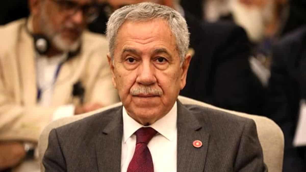 Bülent Arınç Yüksek İstişare Kurulu Üyeliği görevini bıraktı