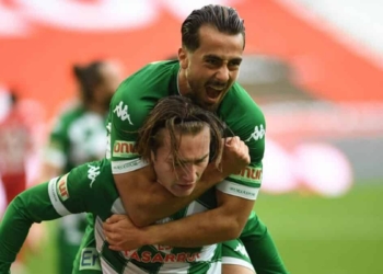 Bursaspor’un genç santrforu Ali Akman, Boluspor karşısında da boş geçmedi. 18 yaşındaki oyuncu, attığı iki golle galibiyette önemli rol oynarken, gol sayısını da 7’ye çıkararak gol krallığı yarışına ortak oldu.