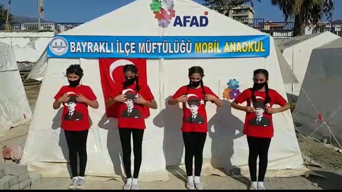 Çadır kentte yaşayan çocuklar duygulandırdı