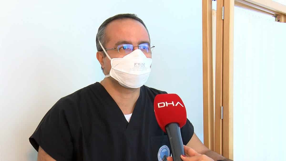 Koronavirüs aşısı için Sağlık Bakanlığı'nın geçen hafta yaptığı duyurunun ardından, gönüllü vatandaşların da başvuruları alınmaya başlanmıştı.