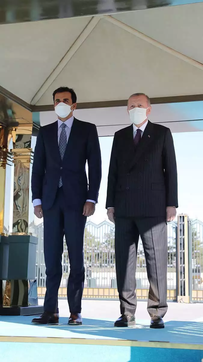 Cumhurbaşkanı recep tayyip erdoğan, katar emiri şeyh temim bin hamad el-sani’yi resmi törenle karşıladı.