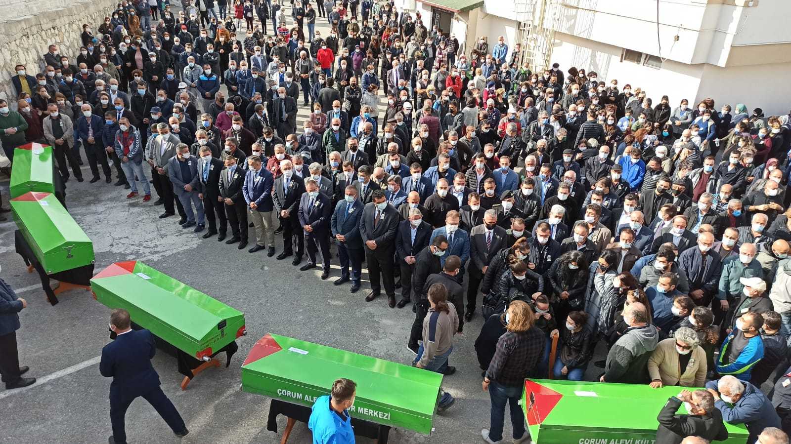 Babaanne ile 4 torunu toprağa verildi