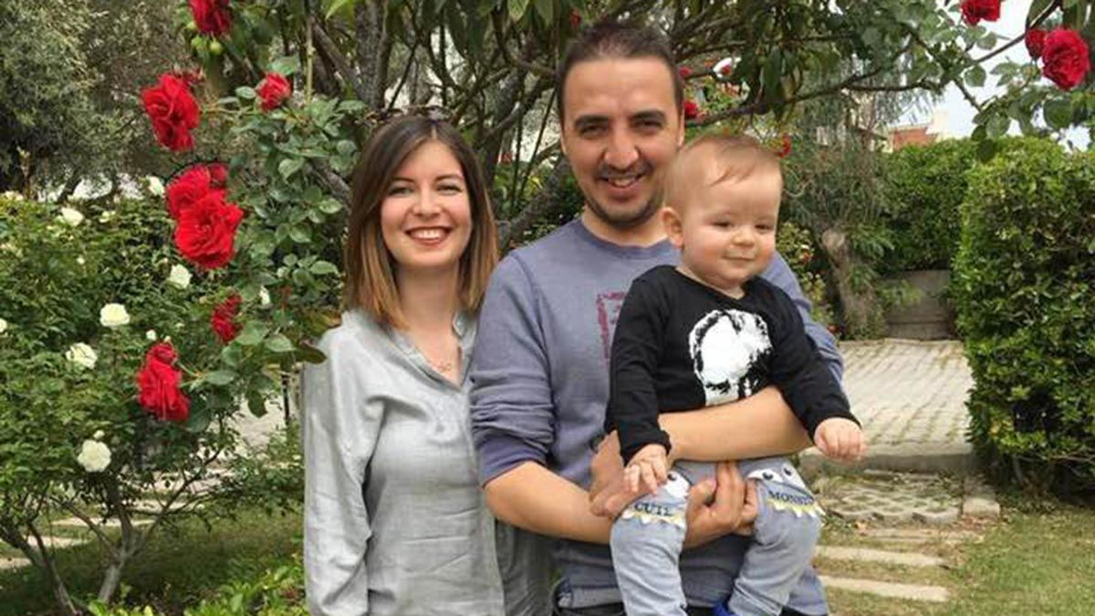 Küçükyumuk ailesi memleketleri Aydın'da düzenlenen cenaze törenin ardından son yolculuklarına uğurlandı.