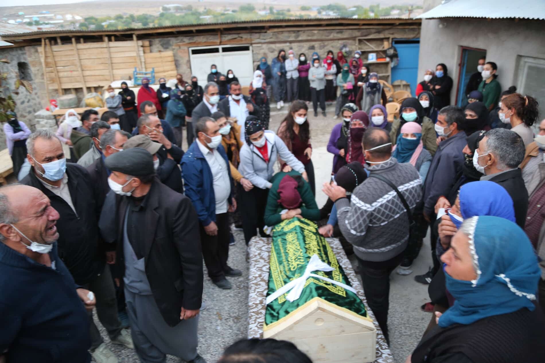 Depremde yaşamını yitiren TEOG birincisi Arda, Tunceli'de toprağa verildi