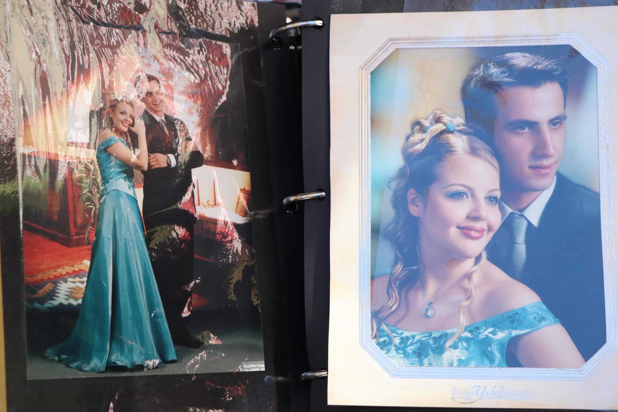 Depremde yıkılan Rıza Bey Apartmanı'nın enkazından çıkan fotoğraflar yürek burktu