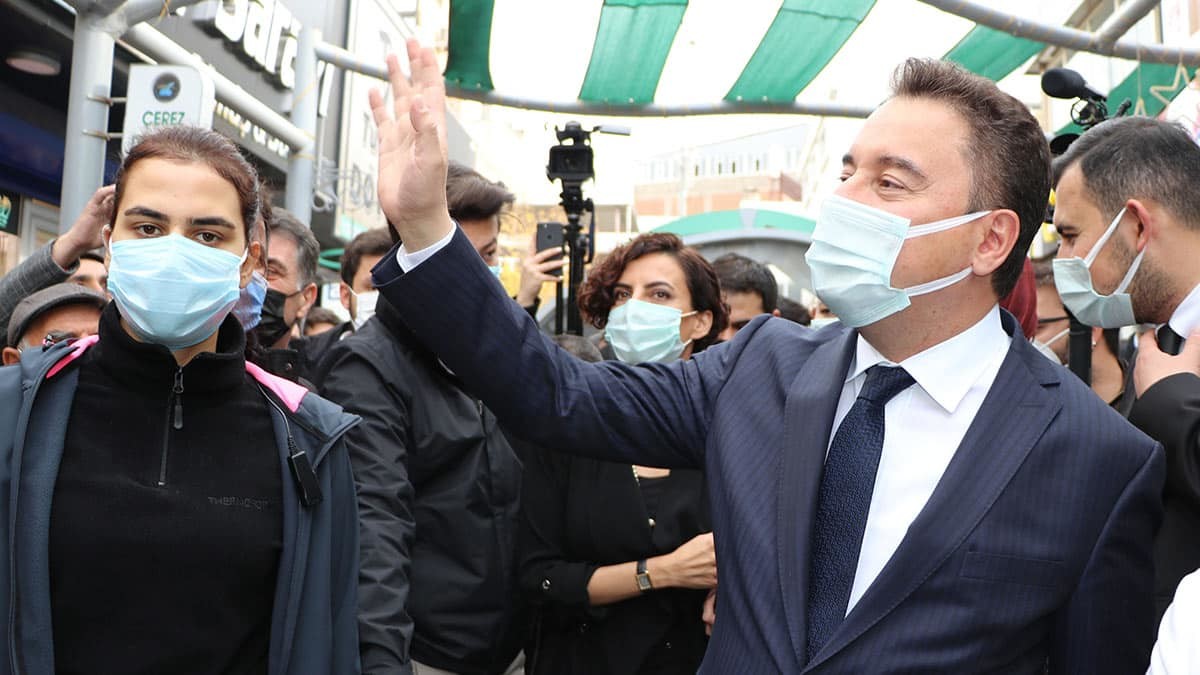 Babacan partisinin 1'inci Olağan İl Kongresi'ne katıldı