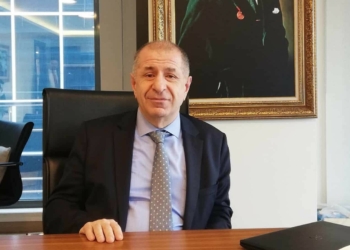 İYİ Parti İstanbul İl Başkanı Buğra Kavuncu'ya yönelik suçlamaları nedeniyle Disiplin Kurulu'na sevk edilen İYİ Parti İstanbul Milletvekili Ümit Özdağ'dan savunması istendi.