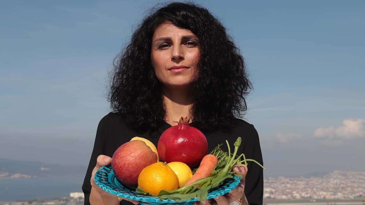 Bağışıklık sisteminin güçlendirilmesinde düzenli fiziksel aktivitenin de gözardı edilmemesi gerektiğini ifade eden Doç. Dr. Günay Eskici, "Dünya Sağlık Örgütü (DSÖ) bize haftada en az 150 dakika orta şiddetli bir aktivitede bulunmayı öneriyor.