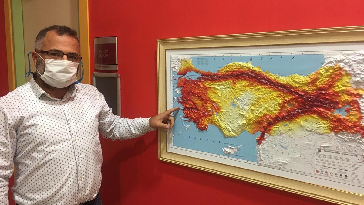 Doç. Dr. Serkan Irmak uyardı "Hasarlı evlere girmeyin ana artçı henüz olmadı"