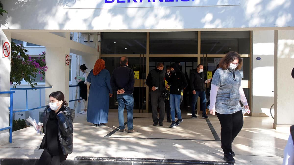 Sınava giren adaylar, özellikle matematik sorularında zorlandıklarını söyledi.