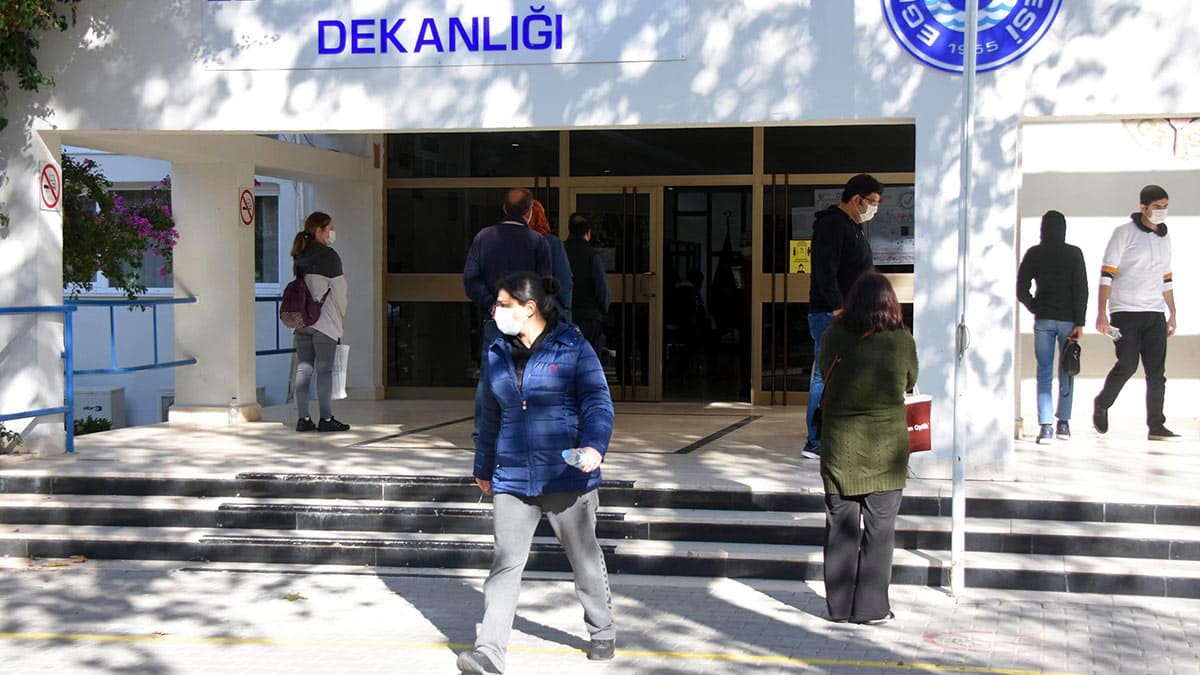 Sınava giren adaylar, özellikle matematik sorularında zorlandıklarını söyledi.